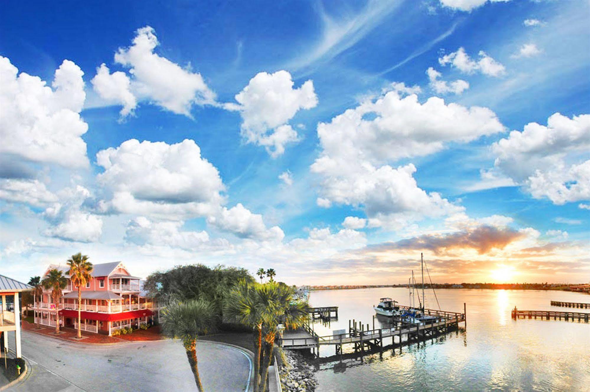The Riverview - New Smyrna Hotel 3*