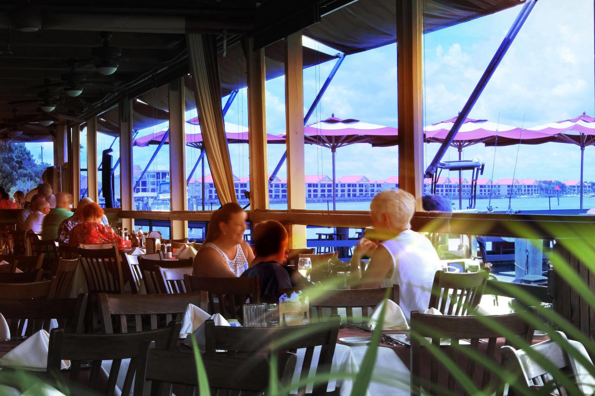 The Riverview - New Smyrna Hotel